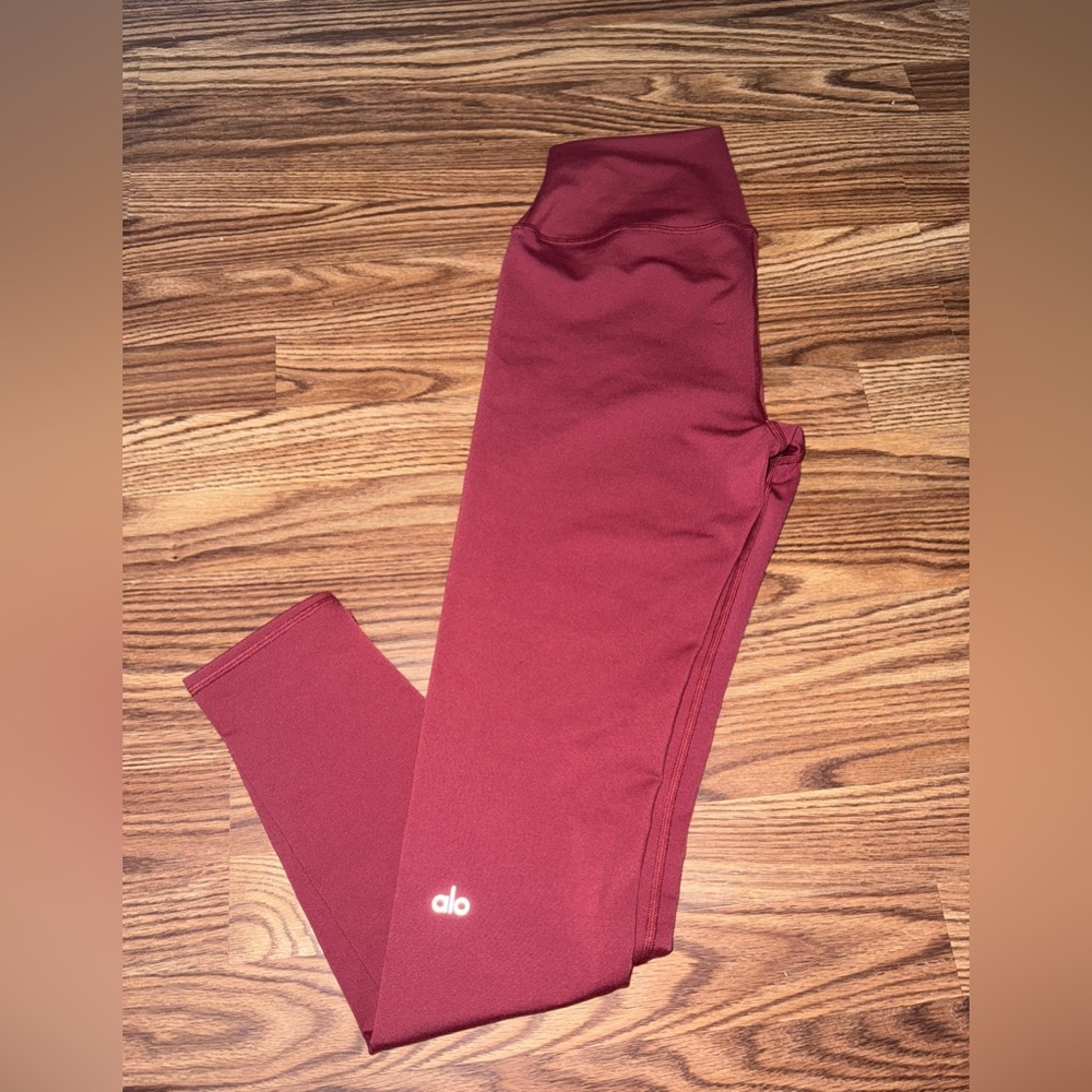 Alo Yoga AirBrush leggings Dark Cranberry Color NWOT - Picture 4 of 11